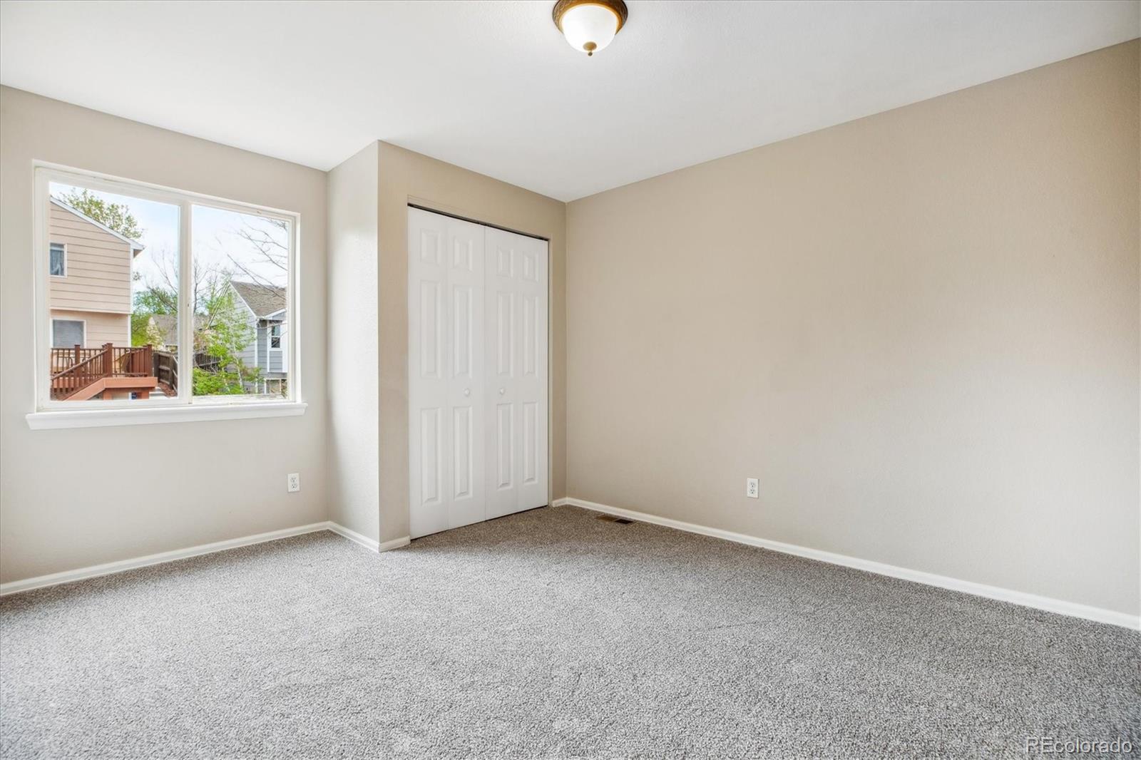 5174 S Ukraine Street