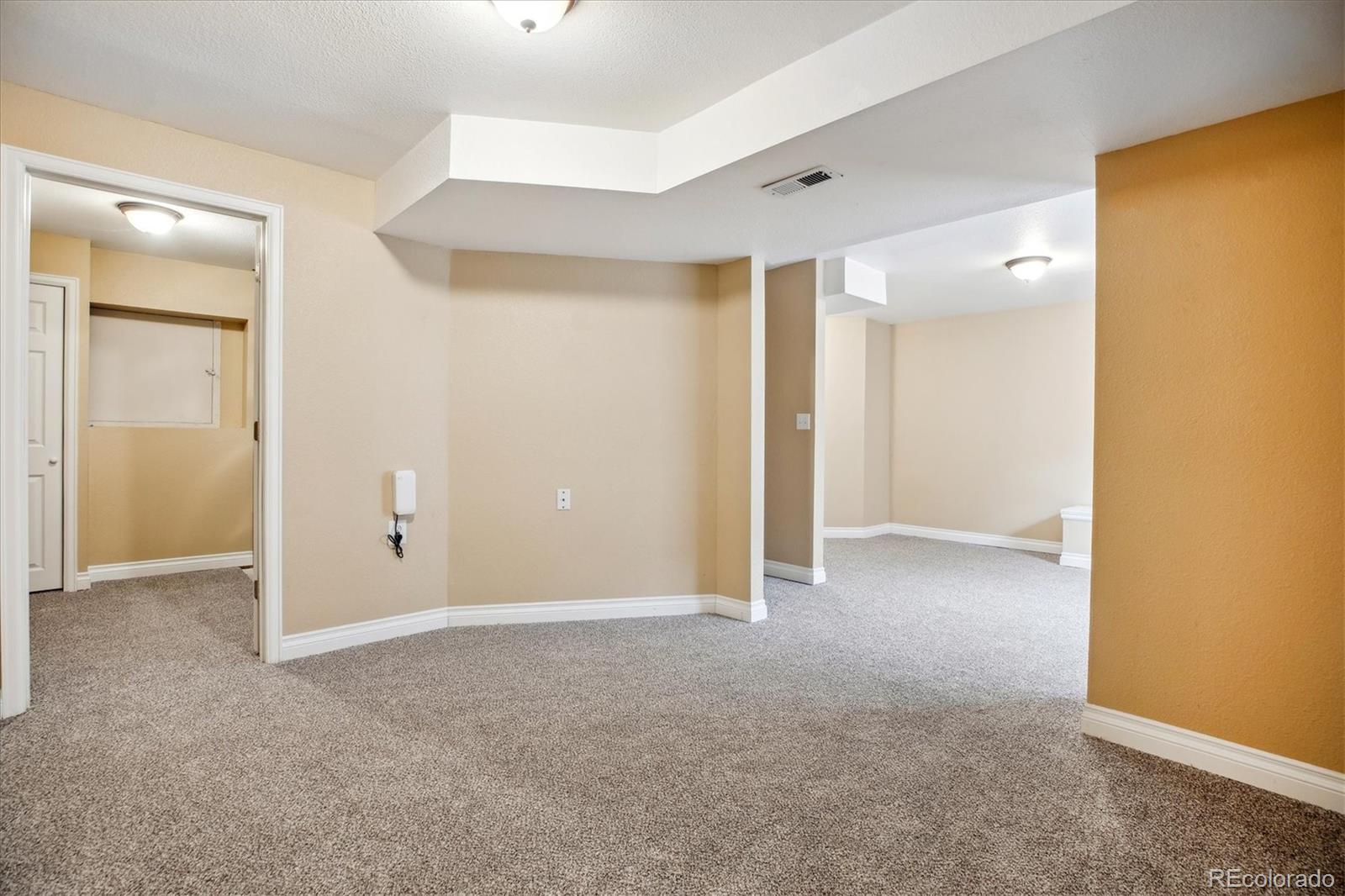 5174 S Ukraine Street