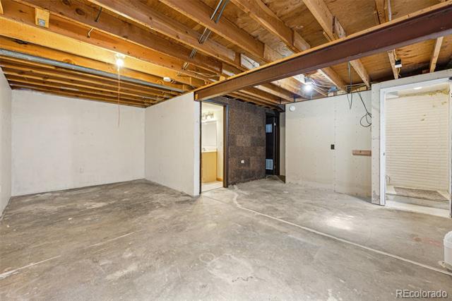 9 Amesbury St