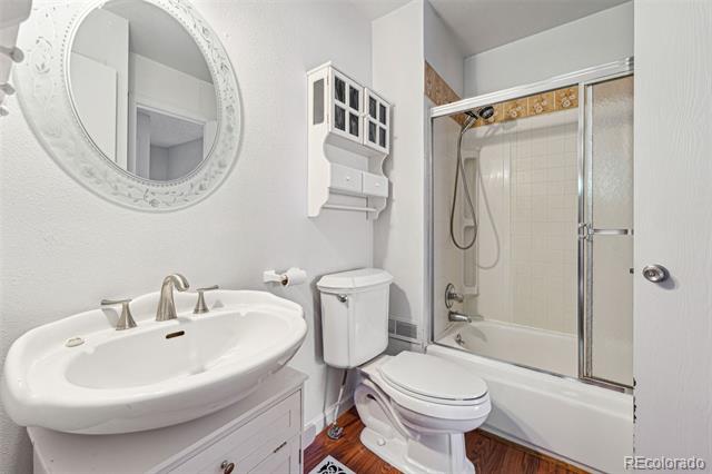 9 Amesbury St