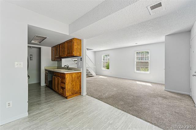 9 Amesbury St
