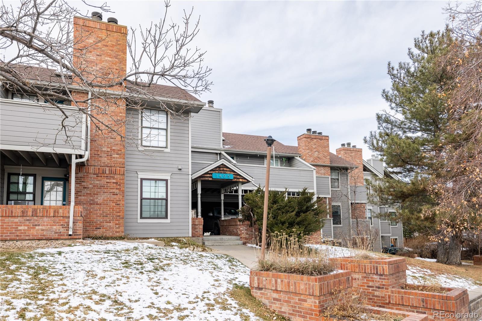 1405 Broadway Unit: 303