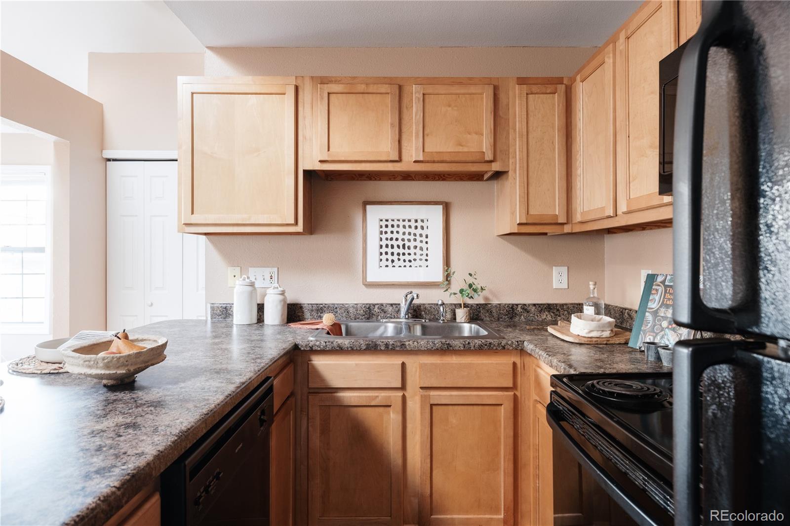 1405 Broadway Unit: 303