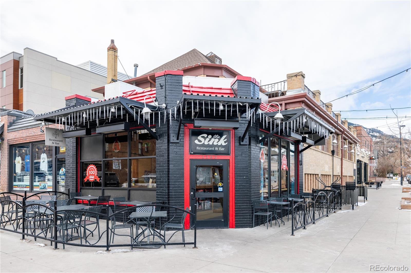 1405 Broadway Unit: 303