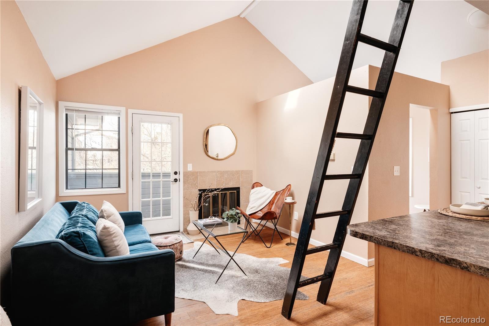 1405 Broadway Unit: 303