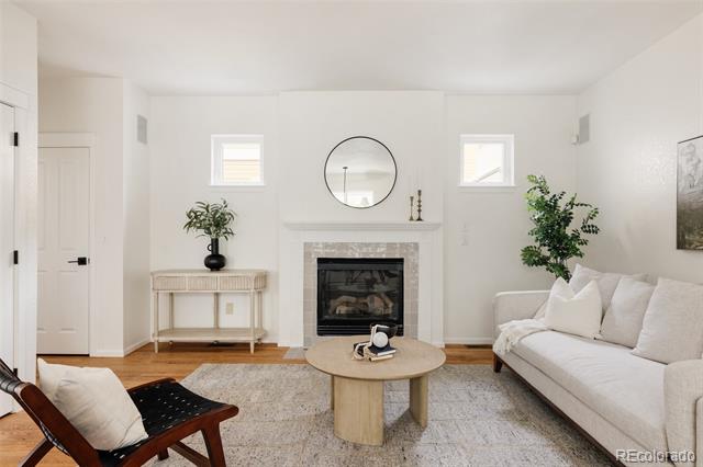 4523 W 36th Place