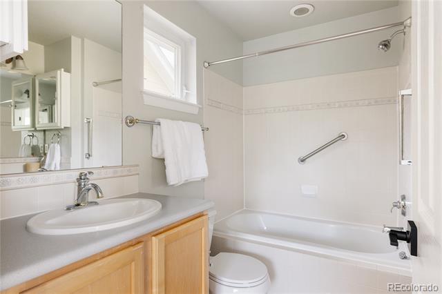 4523 W 36th Place