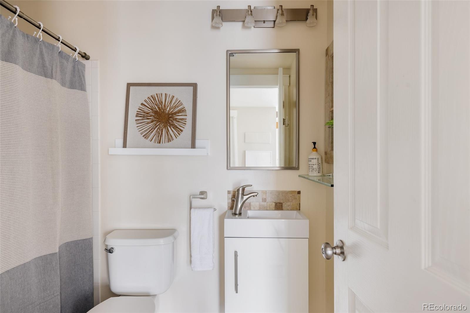 4523 W 36th Place