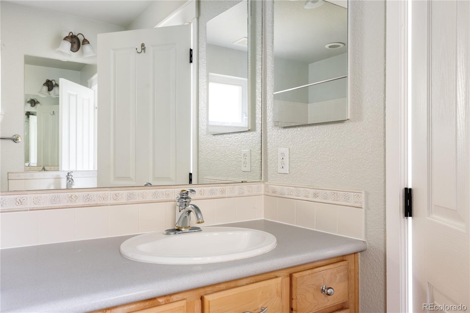 4523 W 36th Place