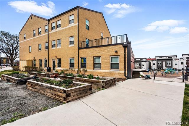 2835 W Parkside Place Unit: 305