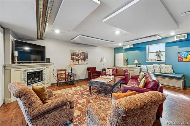 2835 W Parkside Place Unit: 305