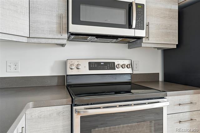 2835 W Parkside Place Unit: 305