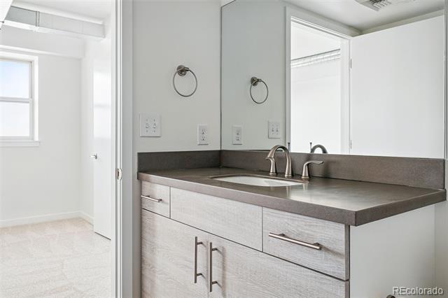 2835 W Parkside Place Unit: 305