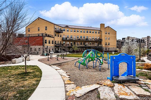 2835 W Parkside Place Unit: 305