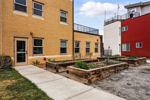 2835 W Parkside Place Unit: 305