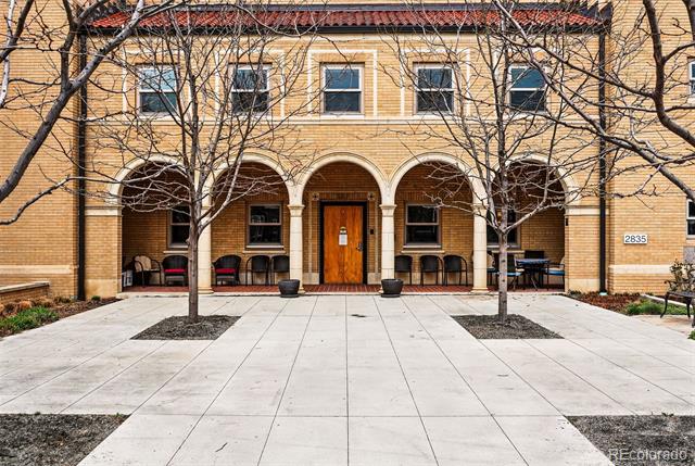 2835 W Parkside Place Unit: 305