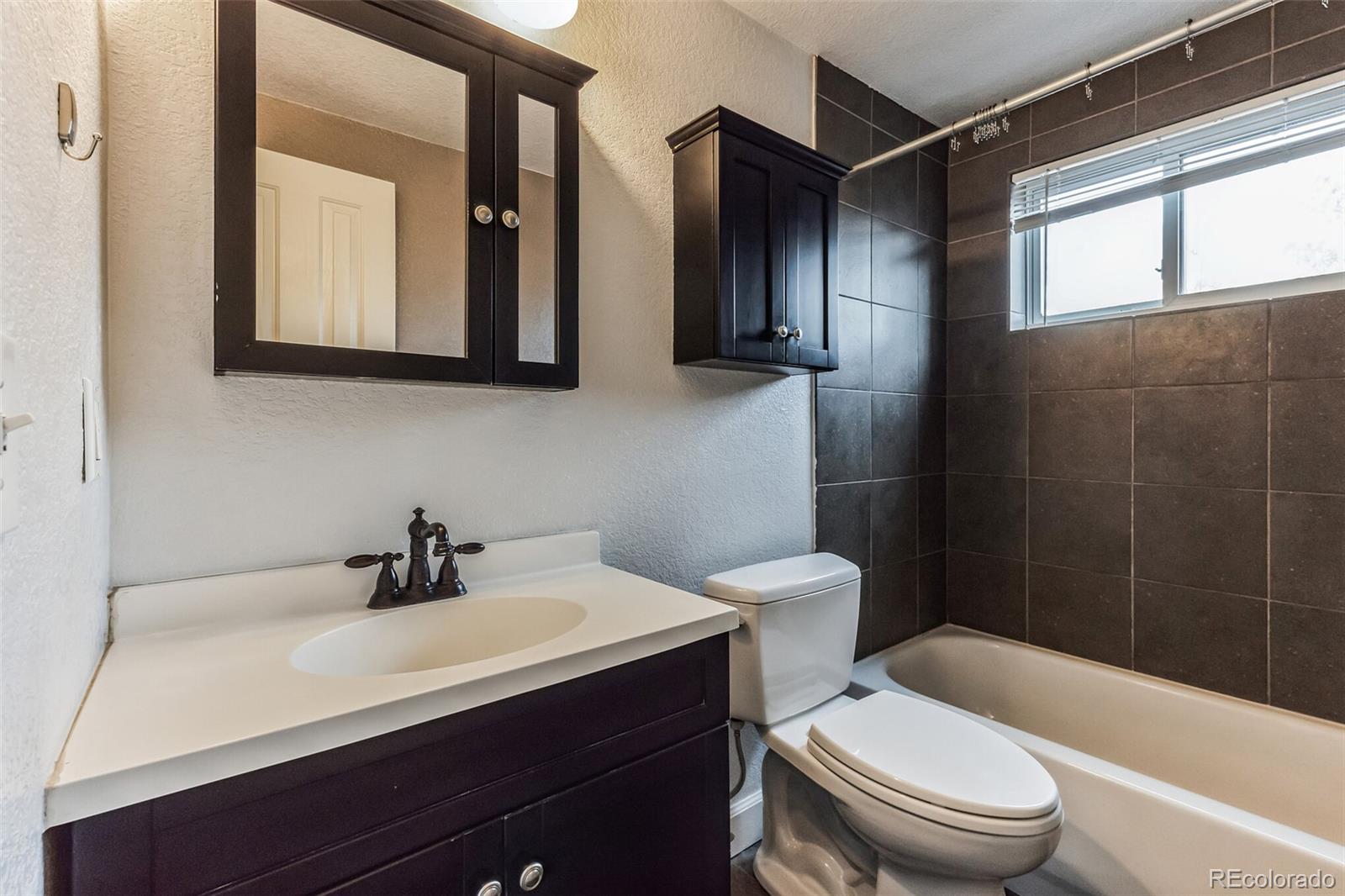 1 Pearl St Unit: 204