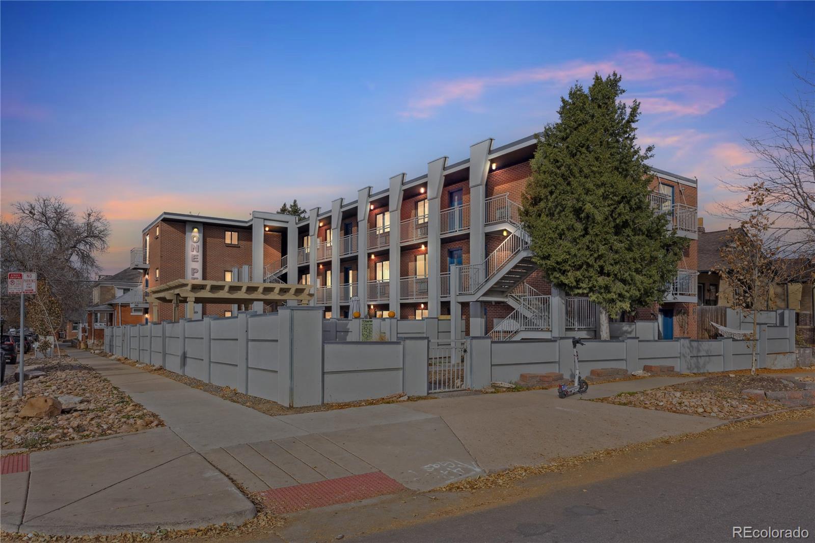 1 Pearl St Unit: 204