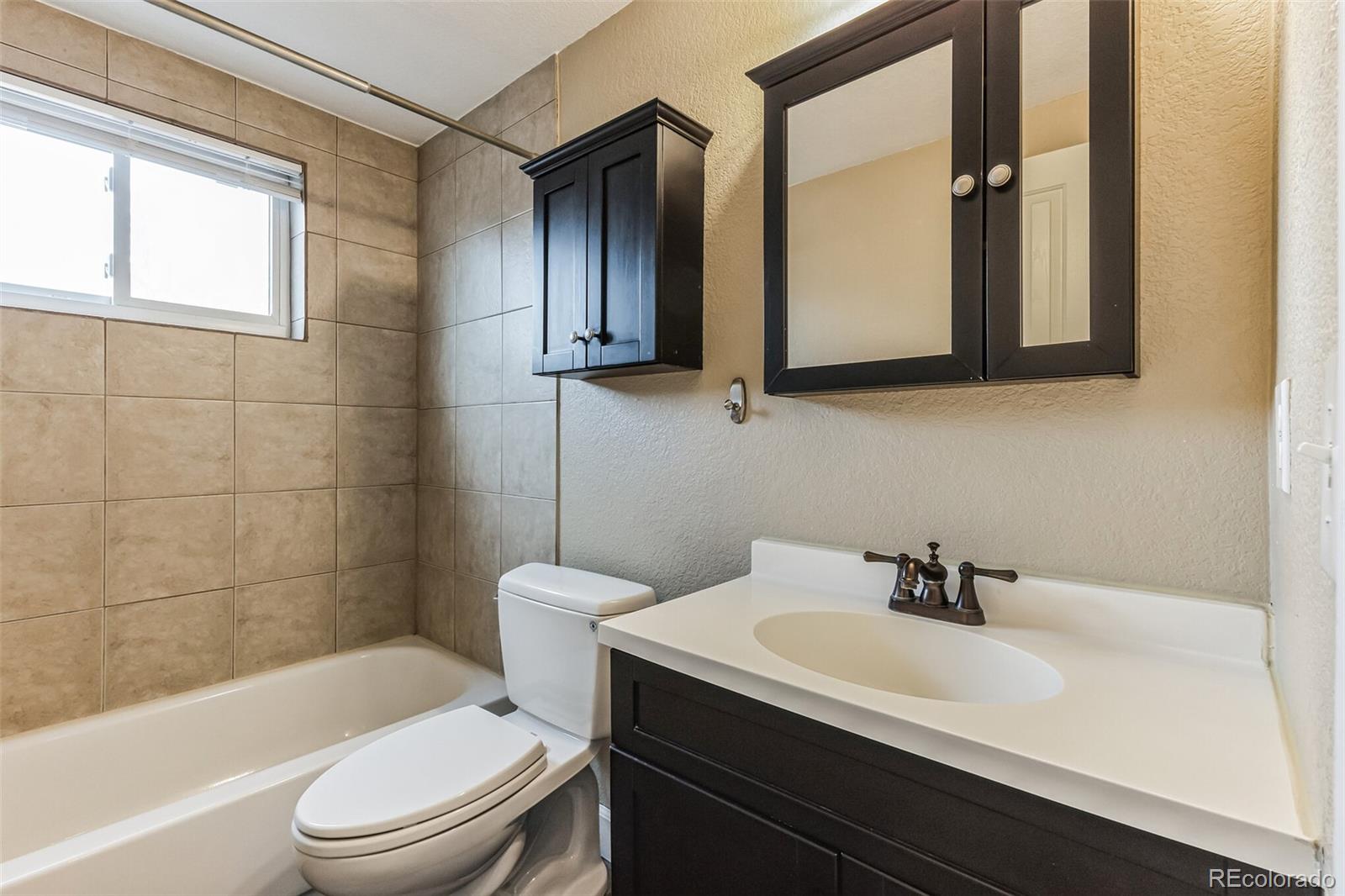 1 Pearl St Unit: 204