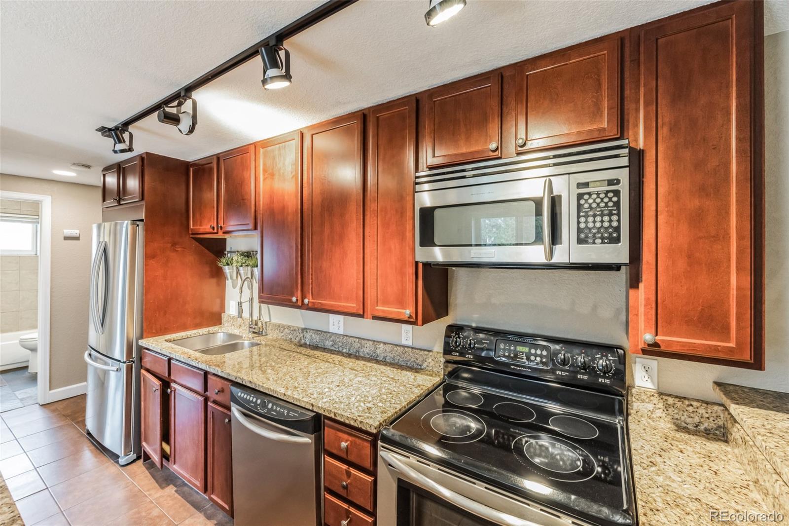 1 Pearl St Unit: 204