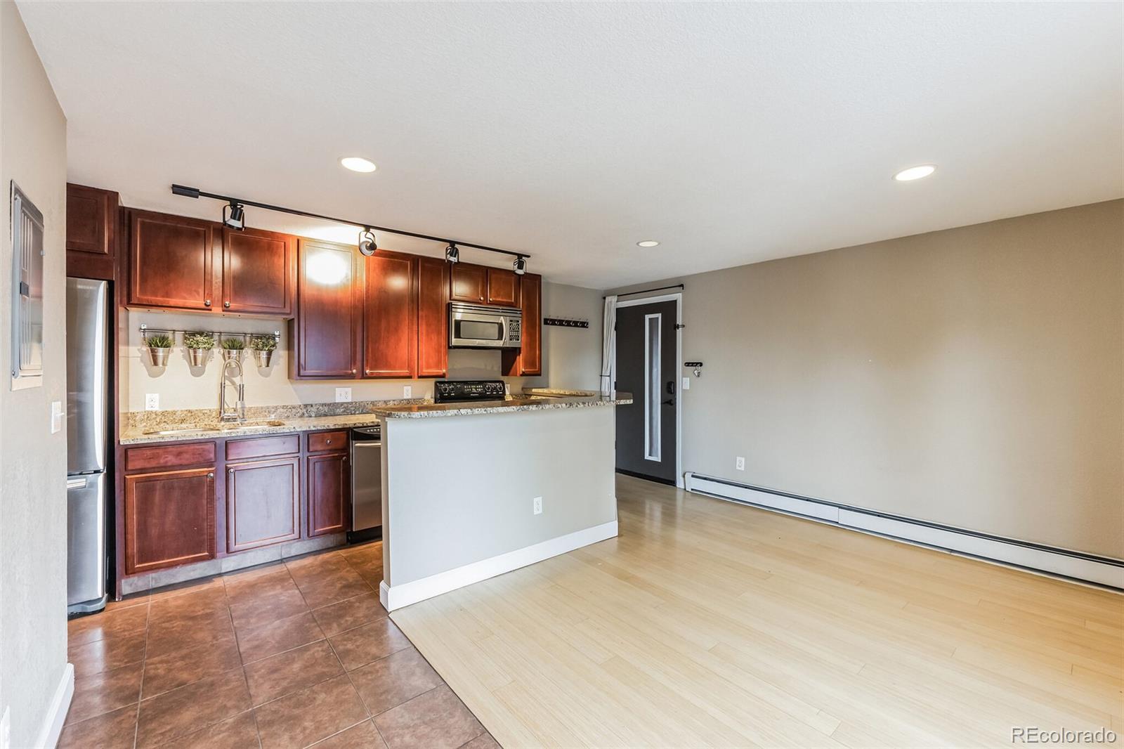 1 Pearl St Unit: 204