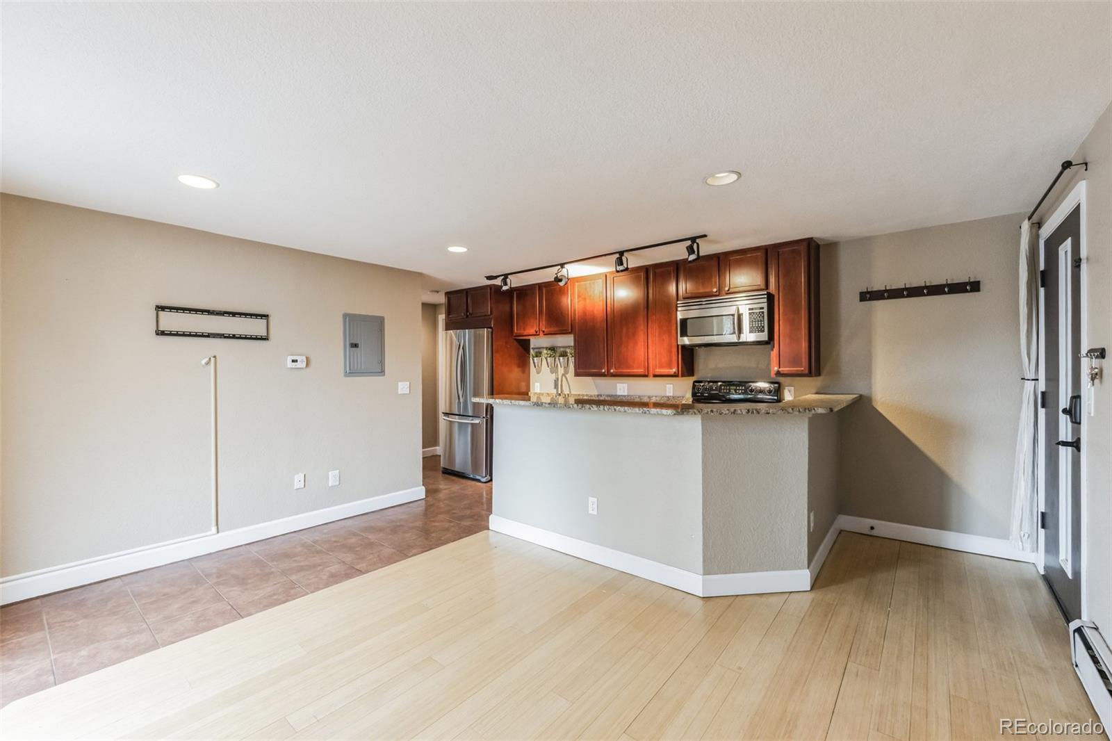 1 Pearl St Unit: 204