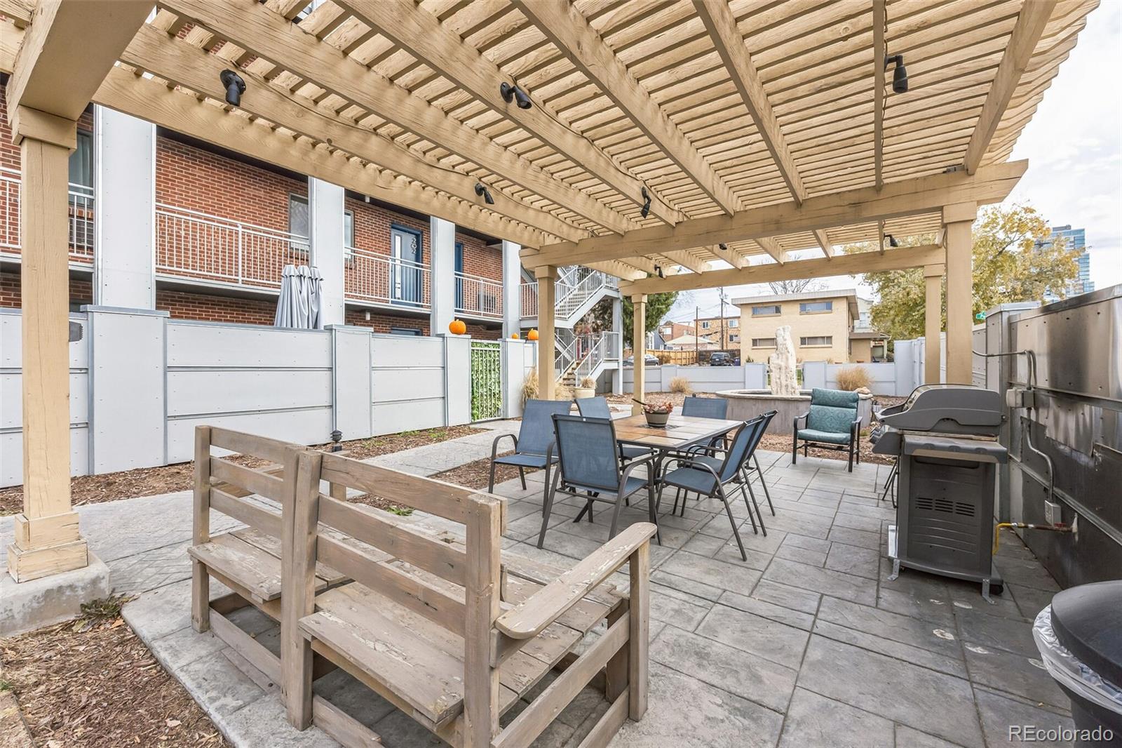 1 Pearl St Unit: 204