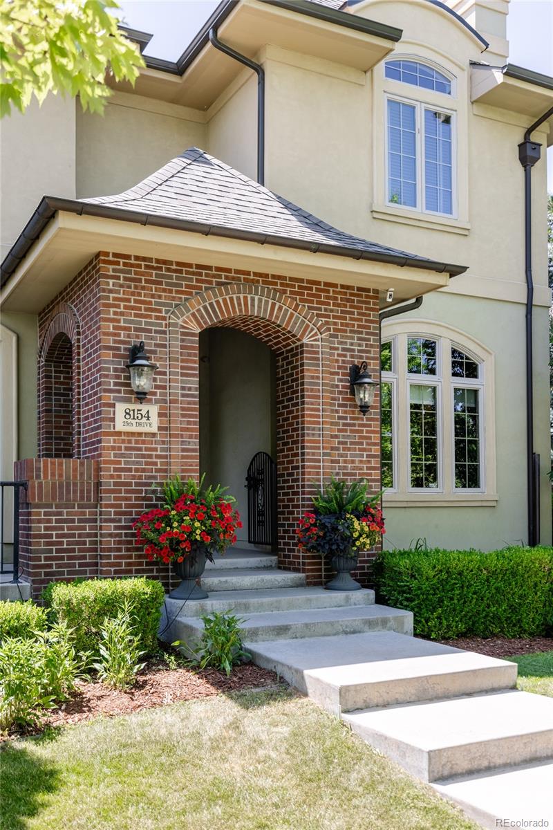 8154 E 25th Dr
