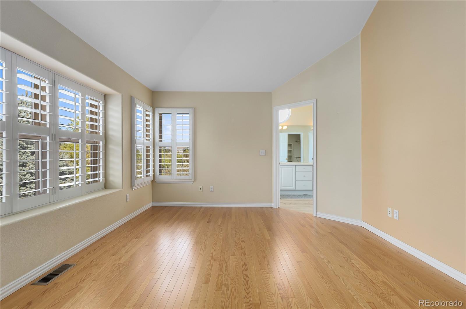 1011 S Valentia St Unit: 50