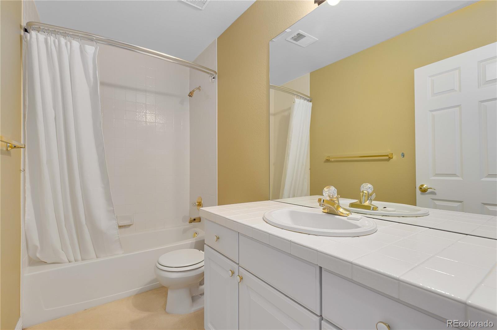 1011 S Valentia St Unit: 50