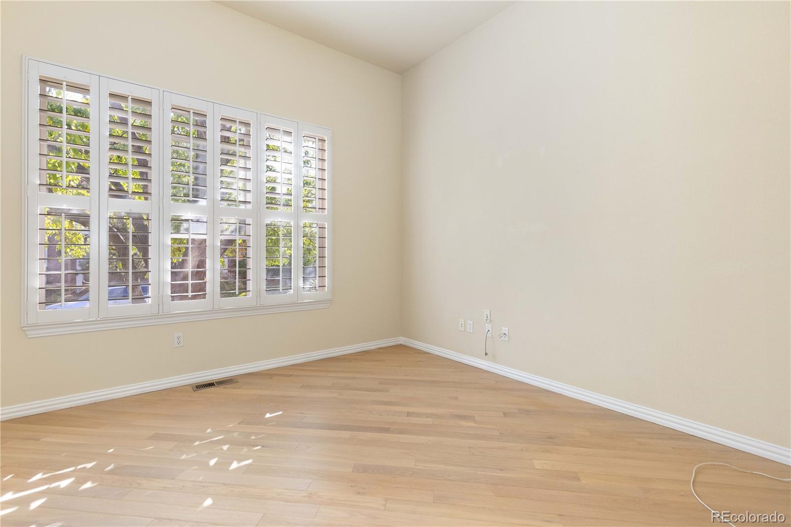 1011 S Valentia St Unit: 50