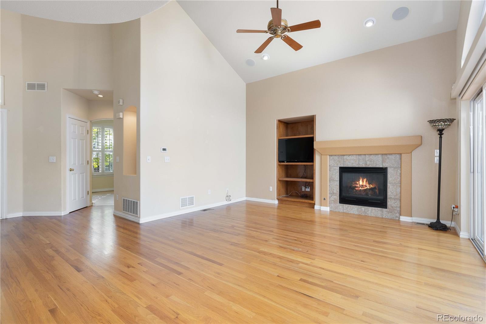 1011 S Valentia St Unit: 50