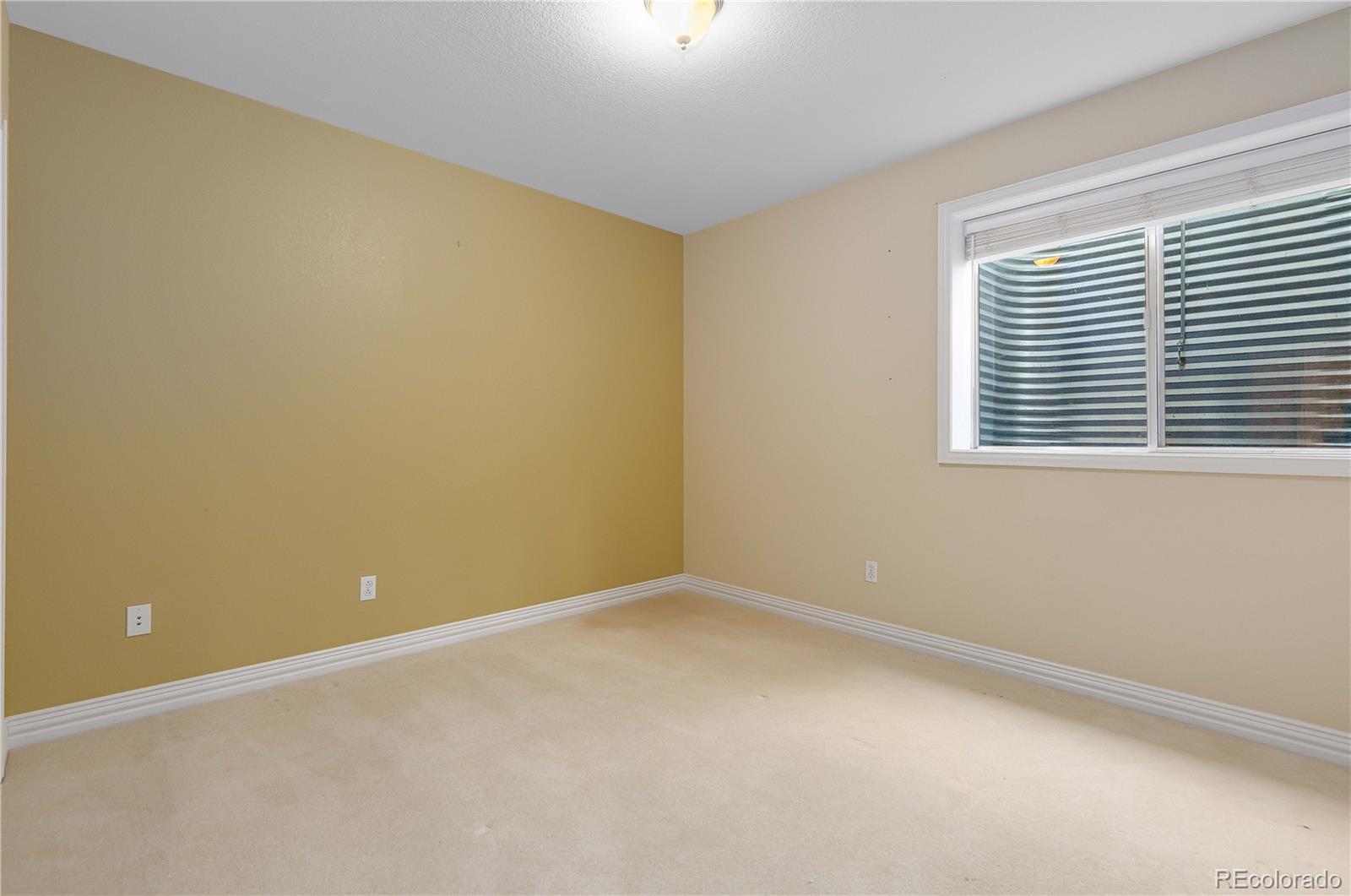 1011 S Valentia St Unit: 50