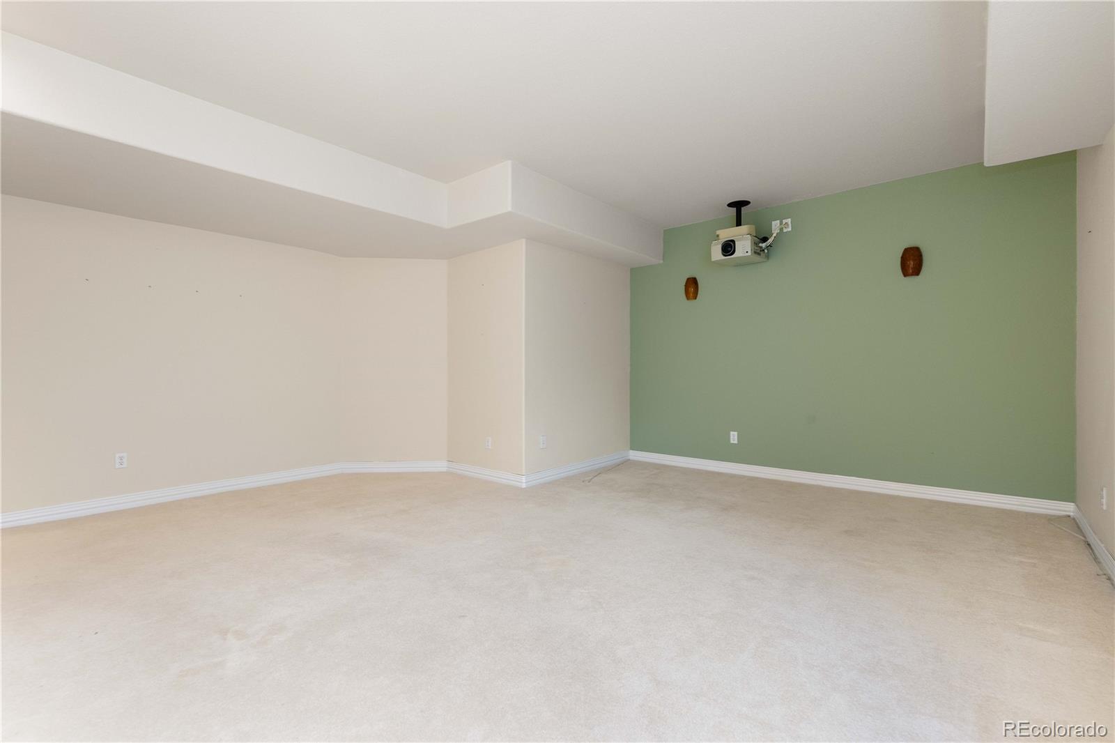 1011 S Valentia St Unit: 50