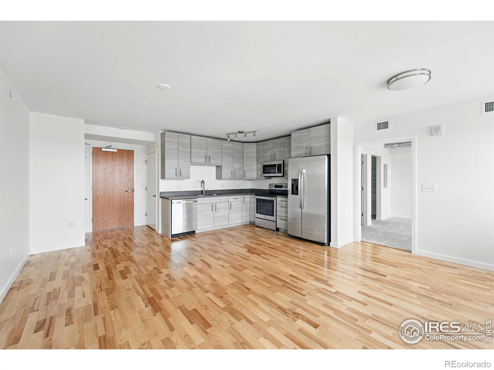 2835 W Parkside Place Unit: 305