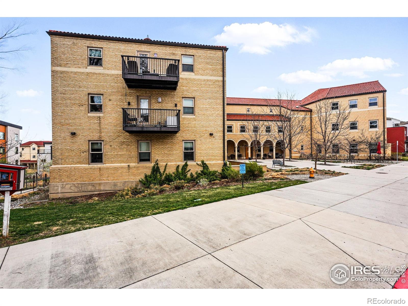 2835 W Parkside Place Unit: 305