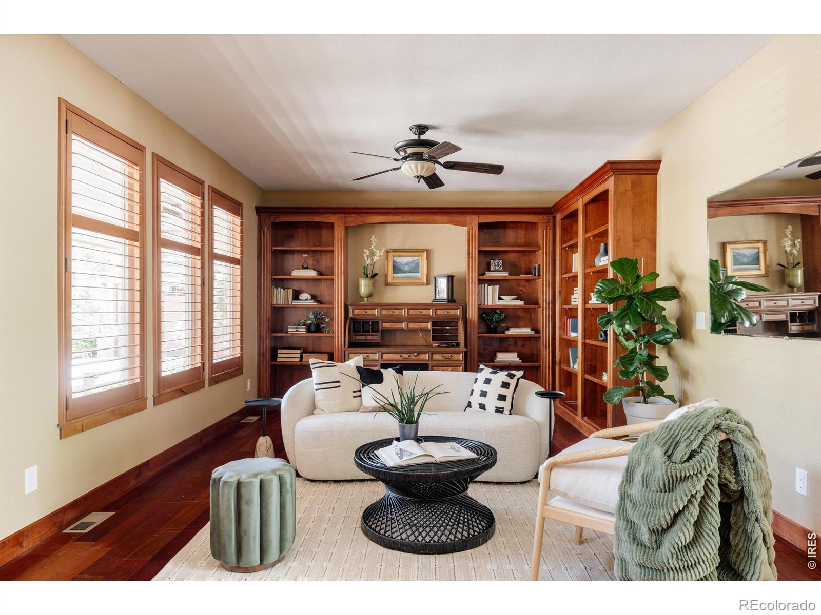 4725 Valley Oak Drive