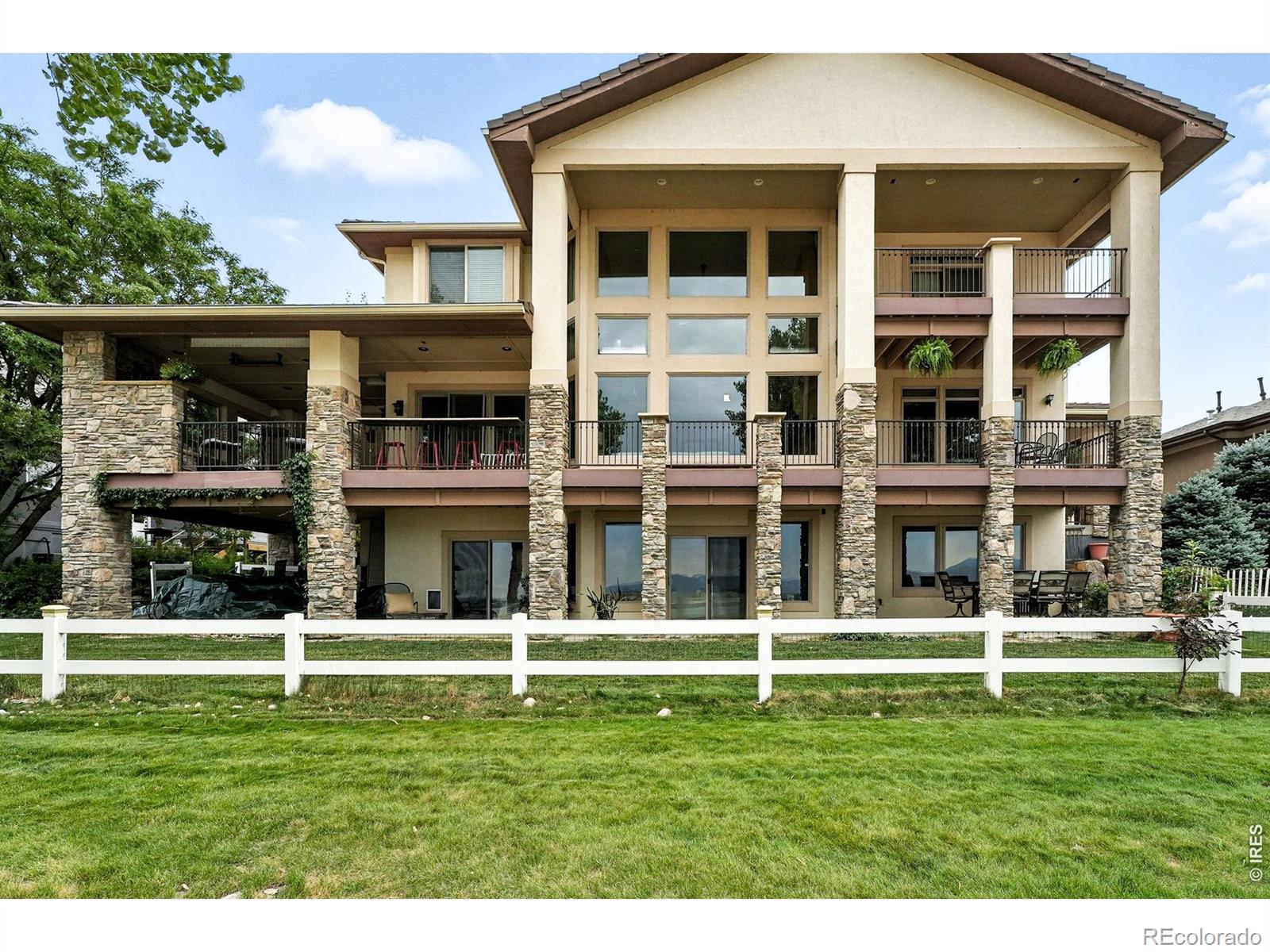4725 Valley Oak Drive