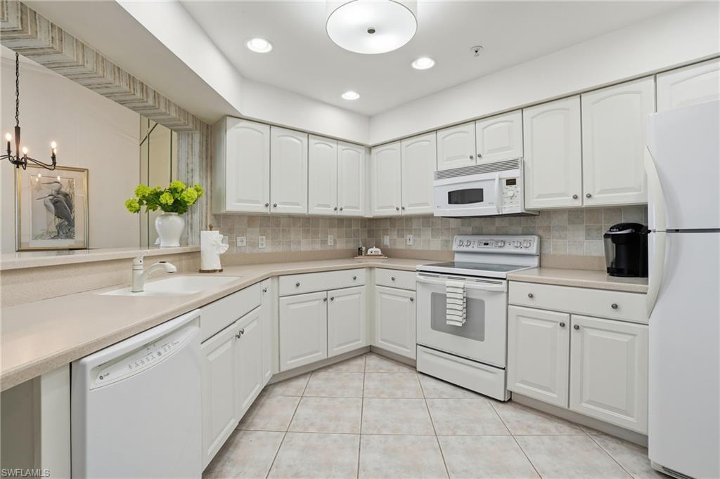 4183 Bay Beach LN Unit: 3P1