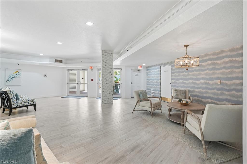 4183 Bay Beach LN Unit: 3P1