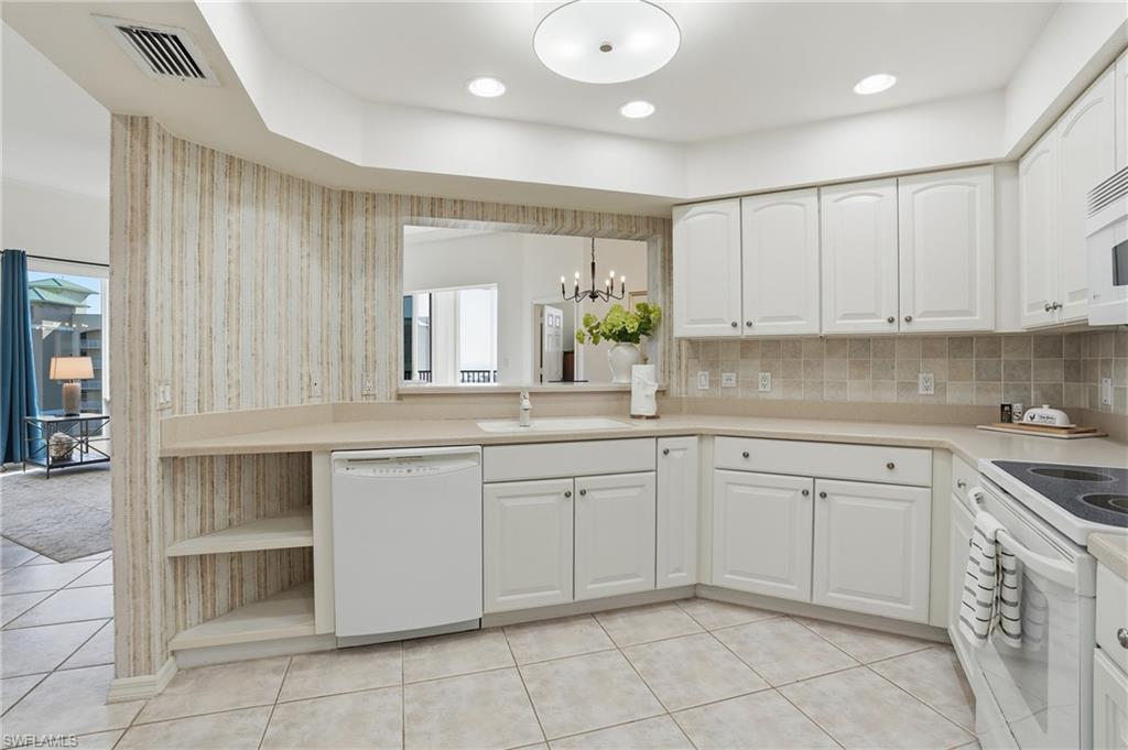 4183 Bay Beach LN Unit: 3P1