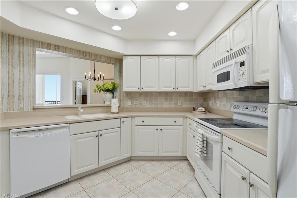 4183 Bay Beach LN Unit: 3P1