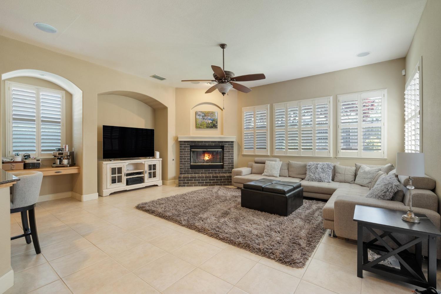 5016 Archcrest Way
