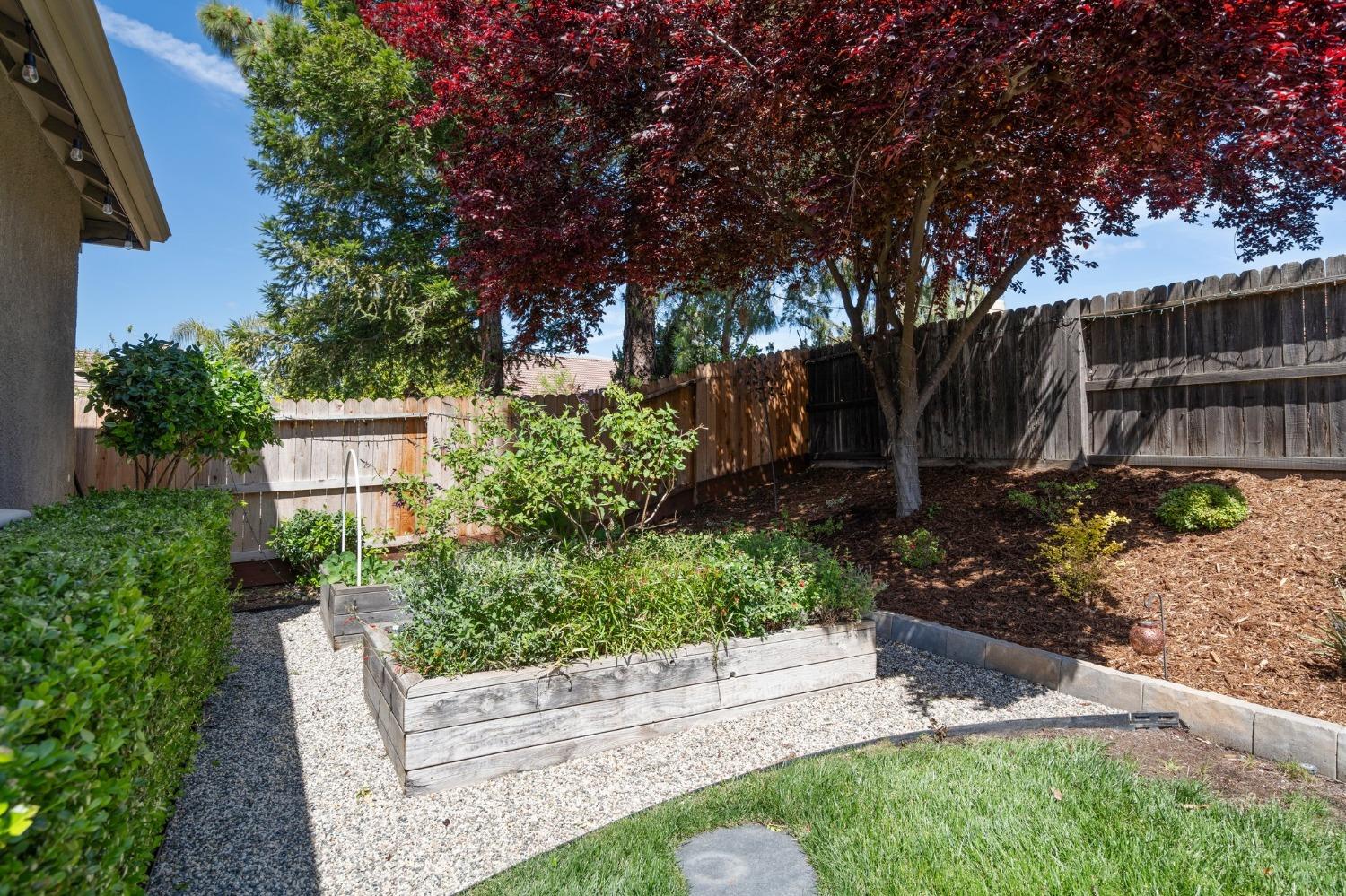 5016 Archcrest Way