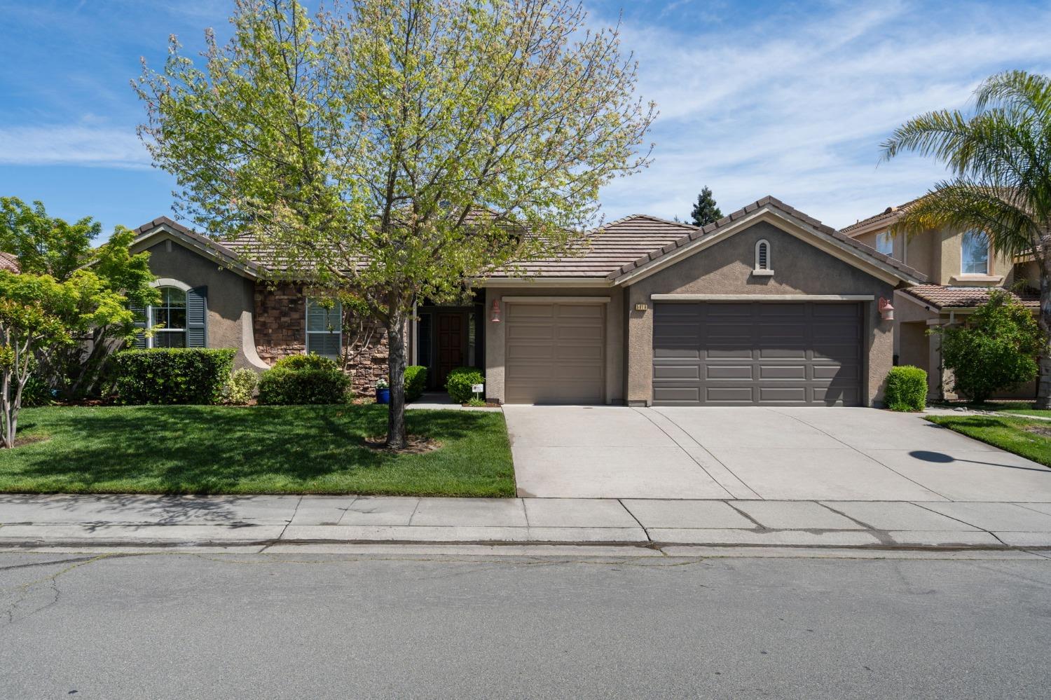 5016 Archcrest Way