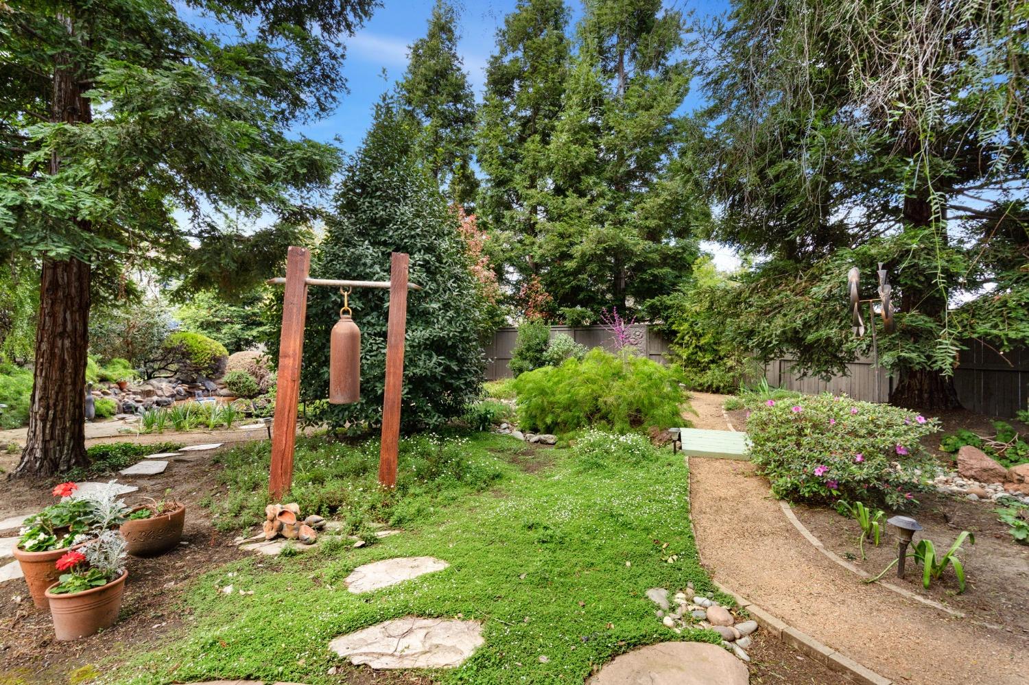 341 Perazul Circle