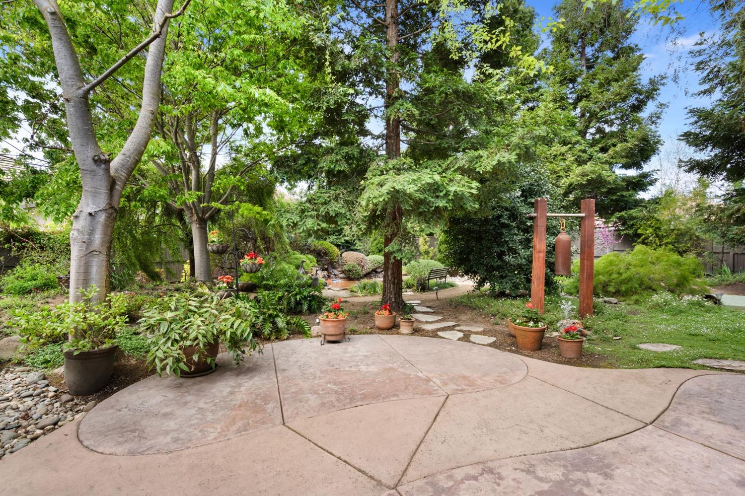 341 Perazul Circle