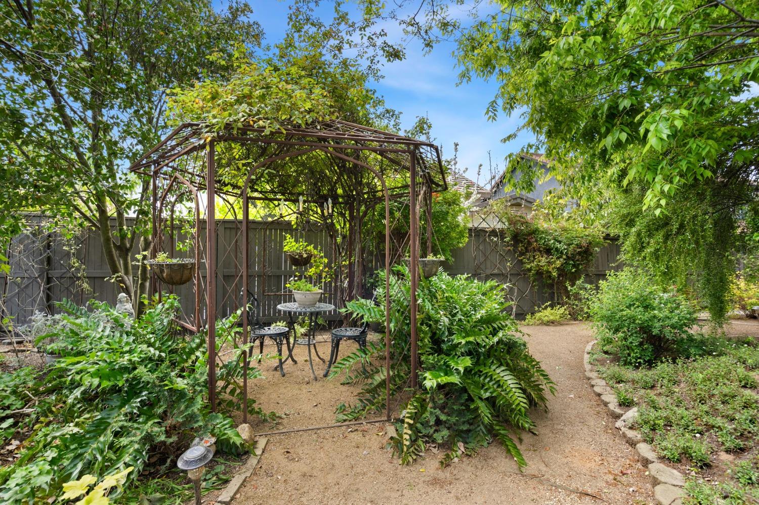 341 Perazul Circle