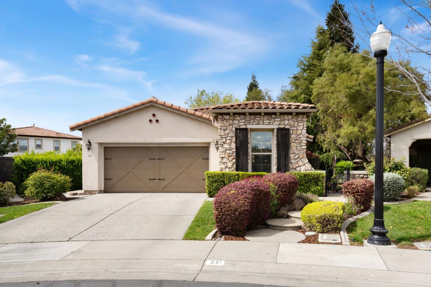341 Perazul Circle