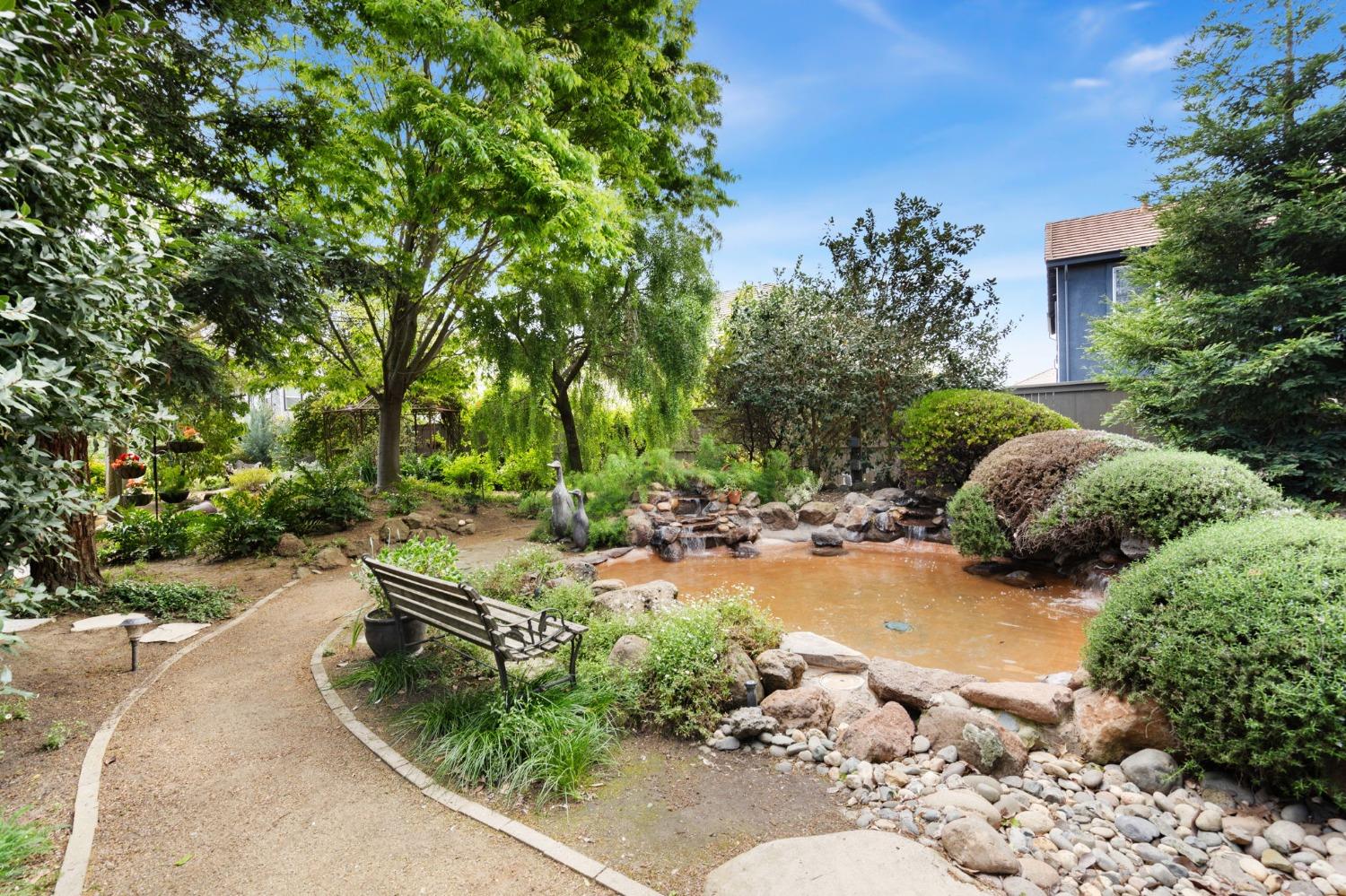 341 Perazul Circle